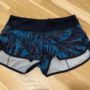 Lululemon Short Shorts size 6